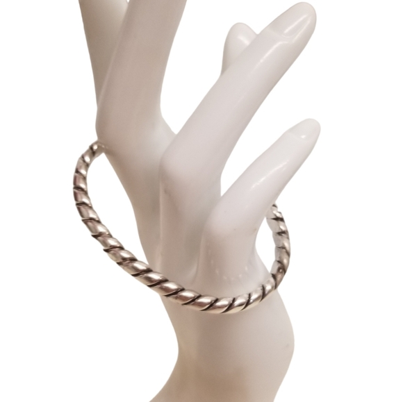 VINTAGE ARTISAN SIGNED SOLID STERLING SILVER TWISTED CABLE CUFF BRACELET - Picture 2 of 8